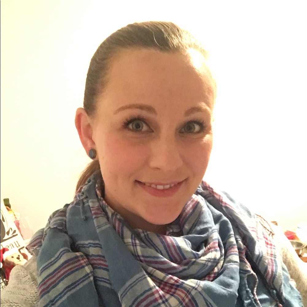 Meet your Posher, Elizabeth